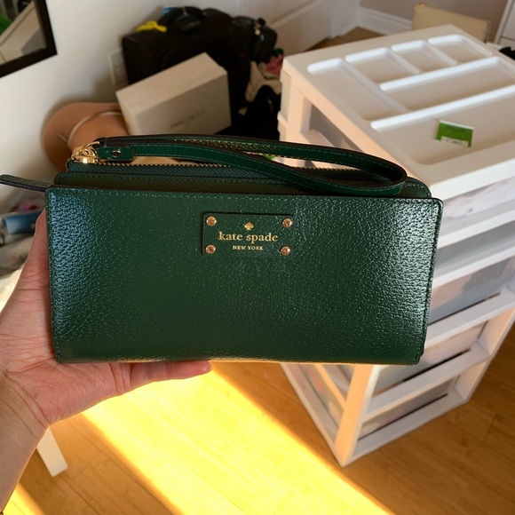 Kate spade wristlet - Picture 3 of 5
